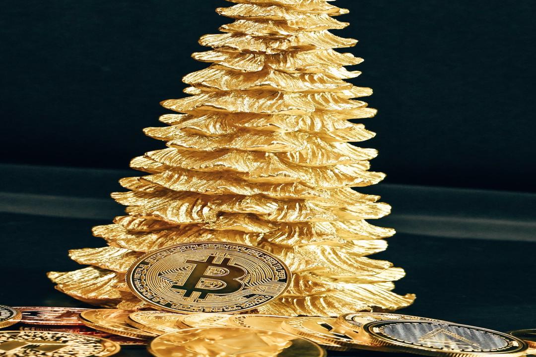 OnChain Analyst Reveals Bitcoin Price Targets Asserts BTCs Market Cap is Now Comparable to Golds